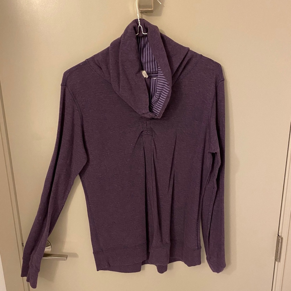 Lululemon top